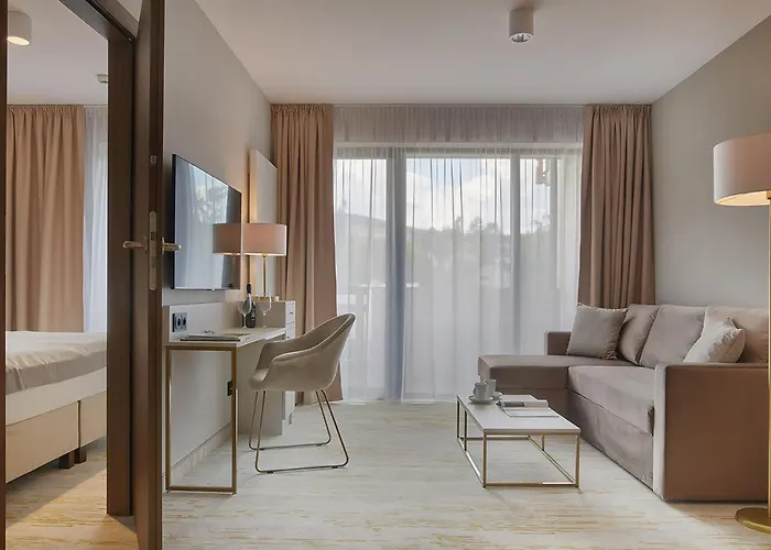 Five Seasons アパートホテル 4*