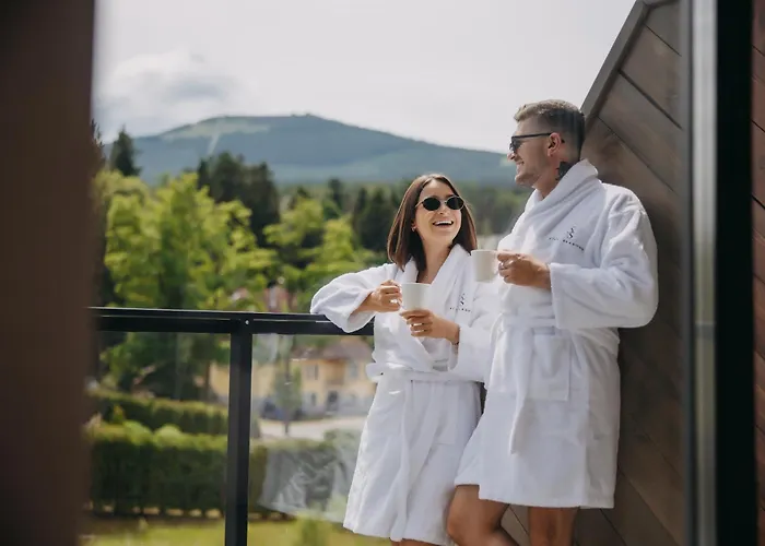 アパートホテル Five Seasons 4*