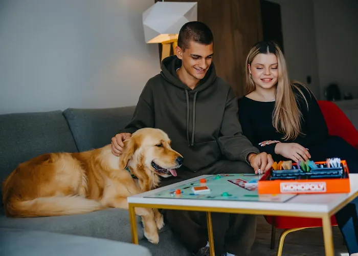 アパートホテル Five Seasons 4*