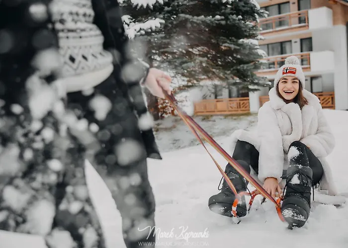 アパートホテル Five Seasons 4*