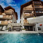 Hotel apartamentowy Five Seasons