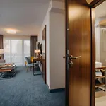Hotel apartamentowy Five Seasons 4*