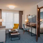 Hotel apartamentowy Five Seasons