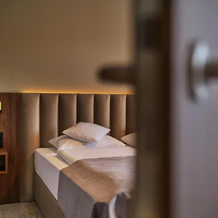 Five Seasons Lejlighedshotel 4*