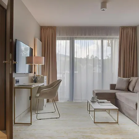 Five Seasons Aparthotel 4*