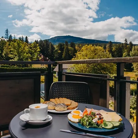 Five Seasons Aparthotel