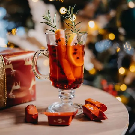 Five Seasons Aparthotel