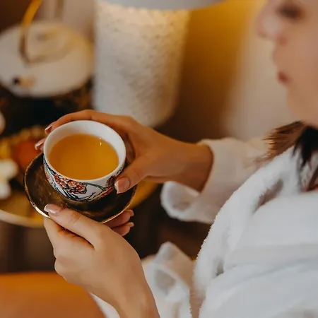 Five Seasons Aparthotel 4*