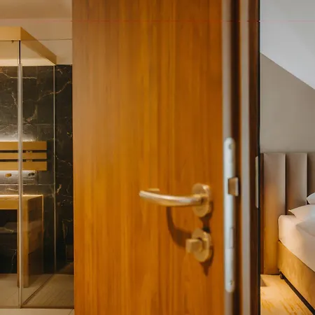 Lejlighedshotel Five Seasons 4*