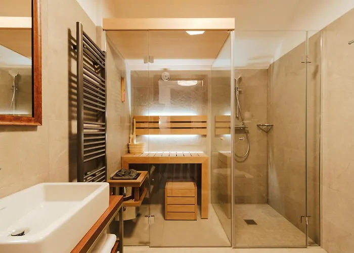 Aparthotel Five Seasons 4*